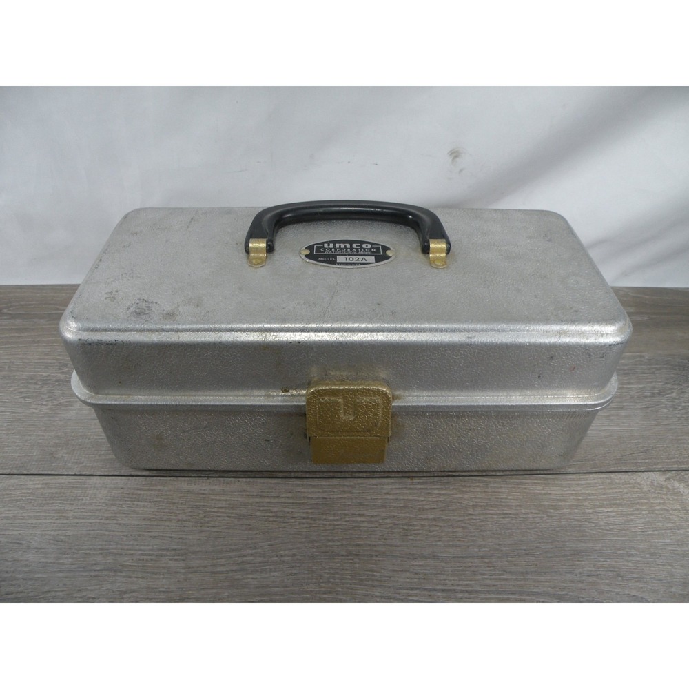 Vintage UMCO 102A Aluminum Cantilever Tackle Box Fishing Equipment Made in USA